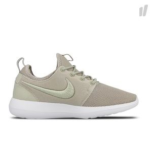 Nike Roshe Two Breathe Women’s Size 7